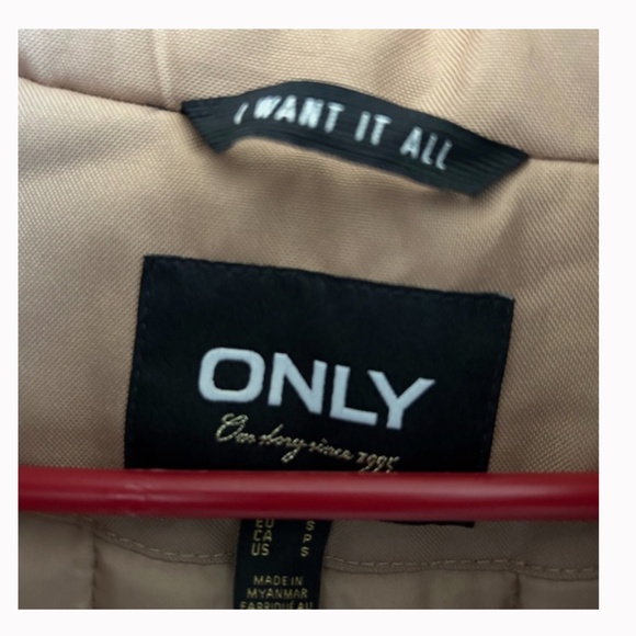 Winter jacket - Picture 4 of 9